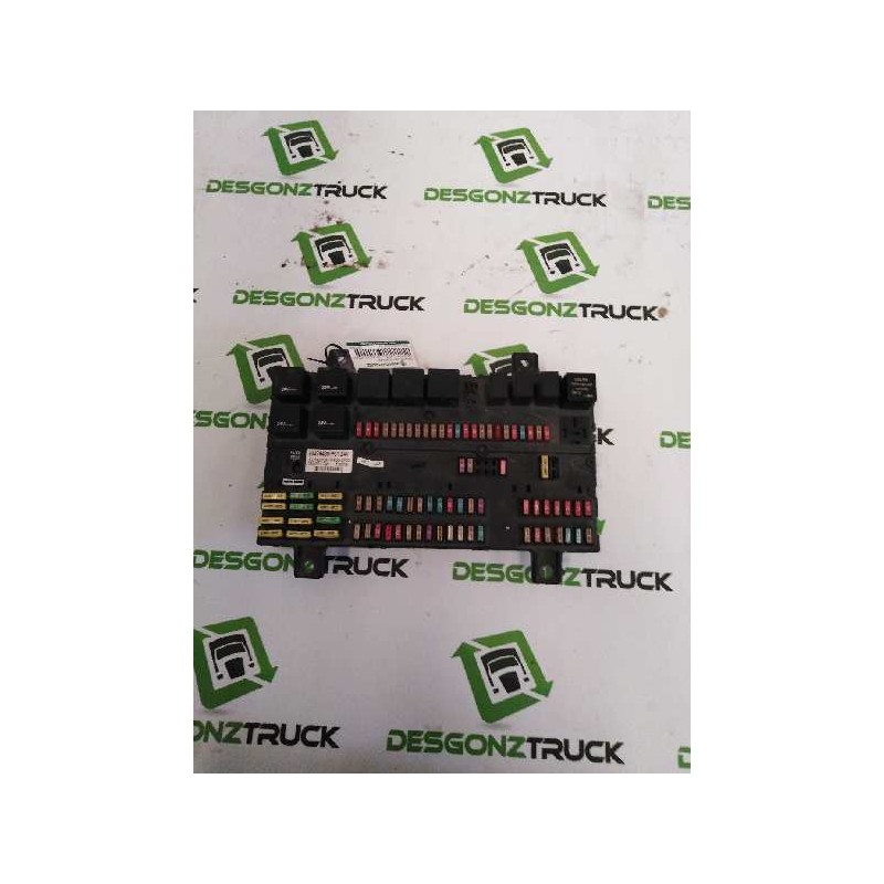 Recambio de caja reles / fusibles para volvo fh 12 2002  fsa xlow 4x2 corto referencia OEM IAM 20476480 - Blanco