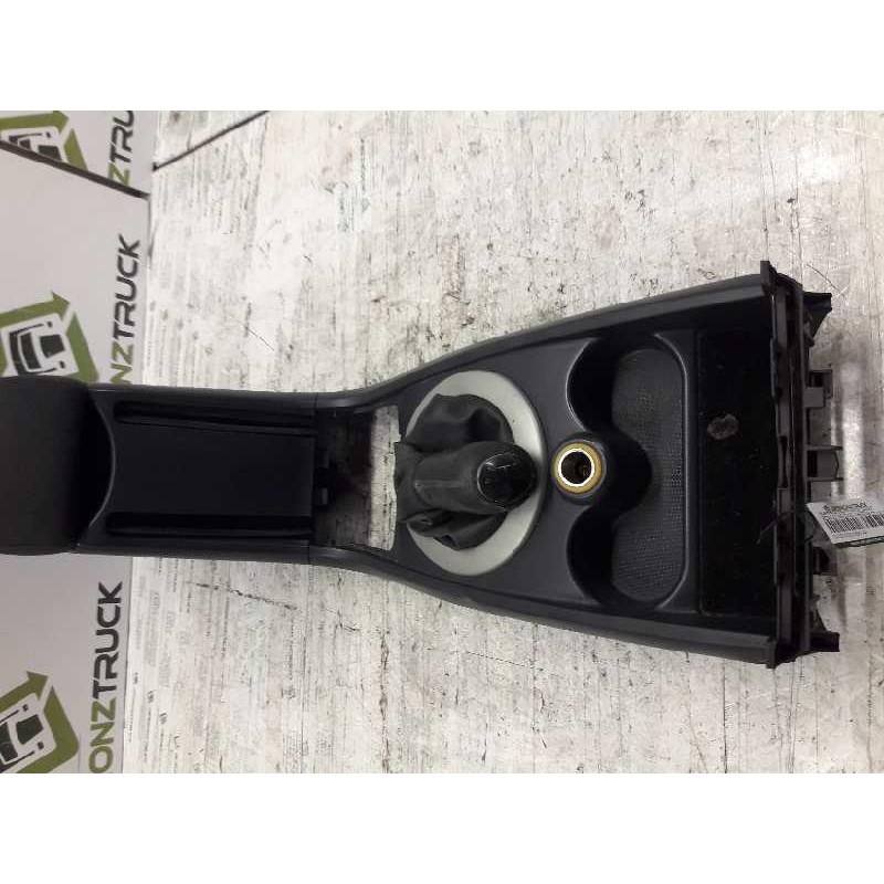 Recambio de guarnecidos palanca cambio para renault megane ii berlina 5p authentique referencia OEM IAM 8200079091 8200079090 4