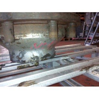 Recambio de buje trasero izquierdo para leciñena rr-2ed rr-2e referencia OEM IAM   