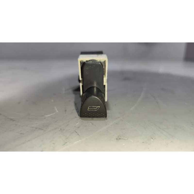 Recambio de mando elevalunas delantero izquierdo para iveco stralis (as) 12.9 diesel referencia OEM IAM   