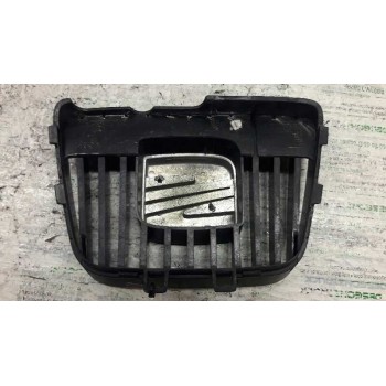 Recambio de rejilla delantera central para seat cordoba berlina (6k2) sport referencia OEM IAM 6K0853654D  