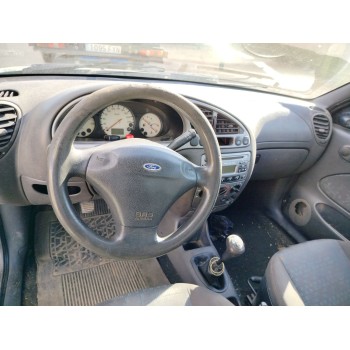 ford fiesta berlina (dx) del año 2002