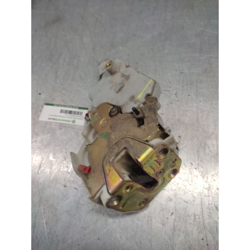 Recambio de cerradura puerta trasera izquierda para nissan primera (p11) 2.0 td referencia OEM IAM   