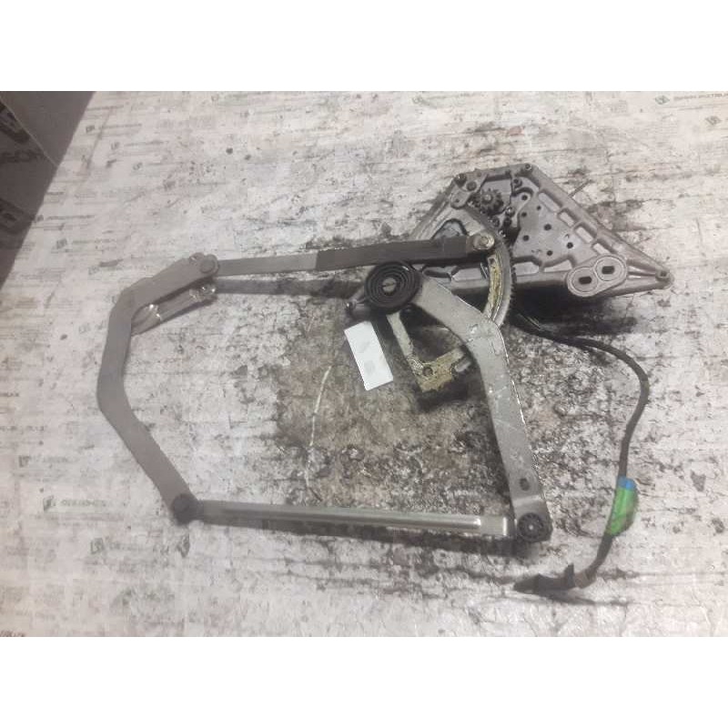 Recambio de elevalunas delantero derecho para ford orion referencia OEM IAM 0130821038 2 PINS 2