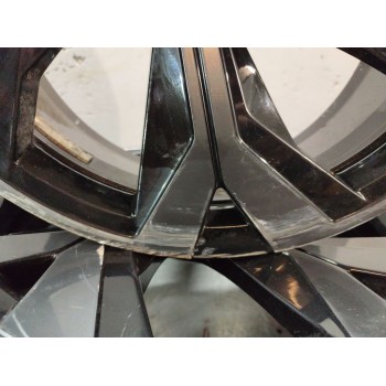 Recambio de juego llantas para renault austral tce 130 referencia OEM IAM 403001493R  8J X 20 CH5-IS40