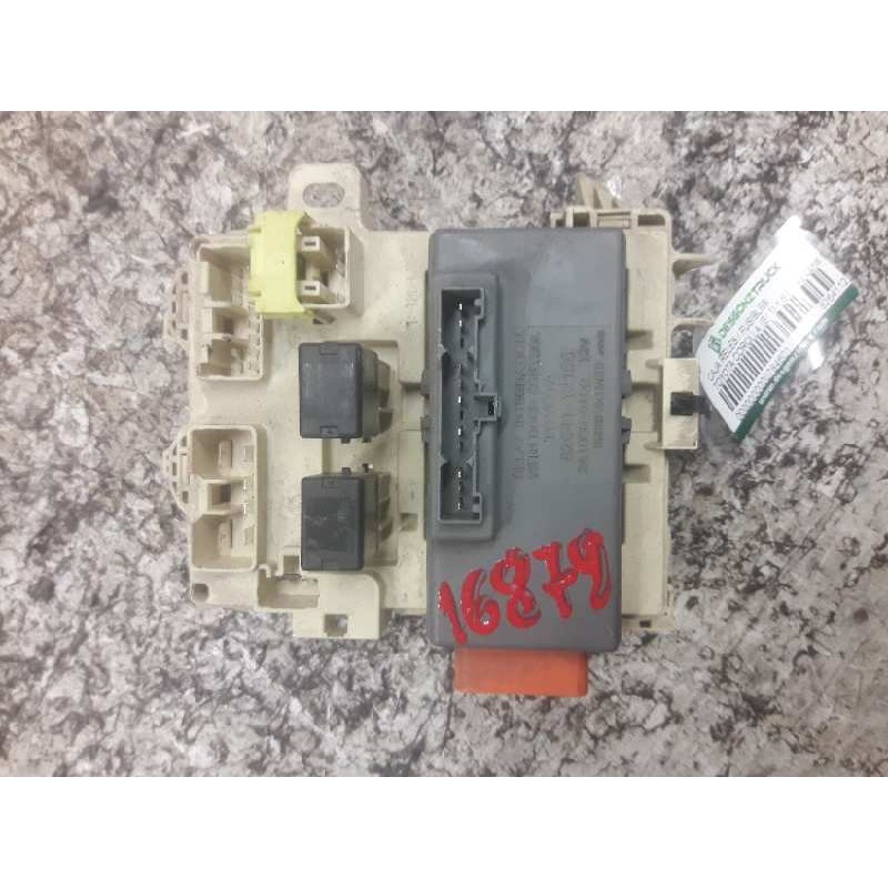 Recambio de caja reles / fusibles para toyota corolla (e11) 1.6 linea luna (5-ptas.) referencia OEM IAM 8264112150 2410000100