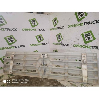 Recambio de rejilla delantera central para renault s 135/150/180 midliner e1 4.0 diesel referencia OEM IAM  CALANDRA 