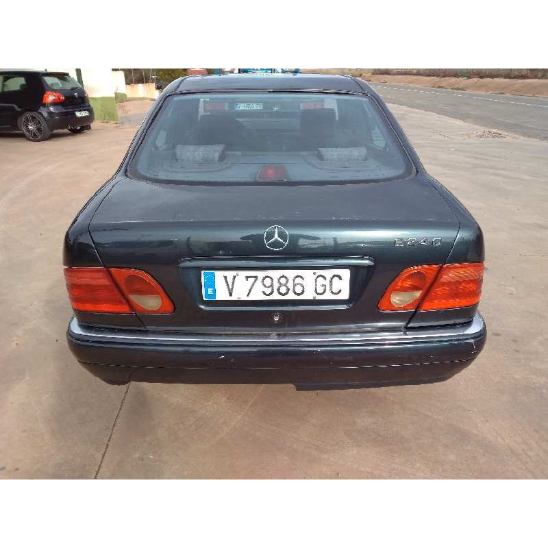 MERCEDES-BENZ CLASE E (W210) BERLINA