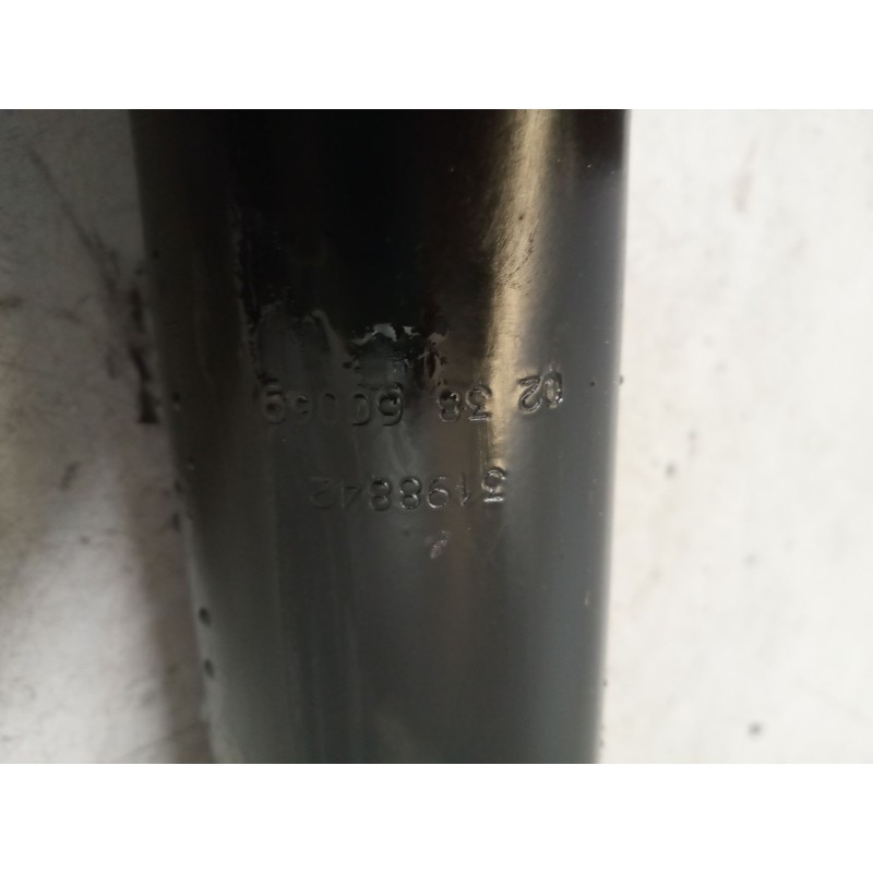 Recambio de brazo elevacion cabina para volvo fh 12 2002  12.1 diesel (d12d420) referencia OEM IAM 3198842 - Blanco 2