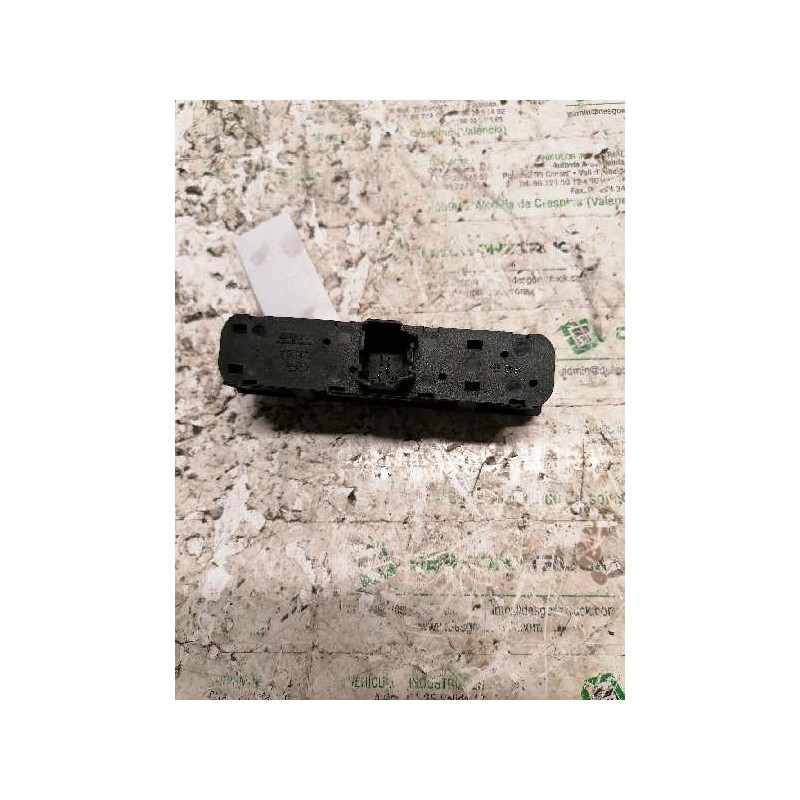 Recambio de boton antivaho para ford fiesta (cbk) ambiente referencia OEM IAM 2S6T18C621AC 5 PINS 2