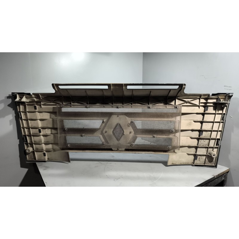 Recambio de rejilla delantera central para renault magnum ab diesel referencia OEM IAM 5010468565 7421105746 - Blanco 3