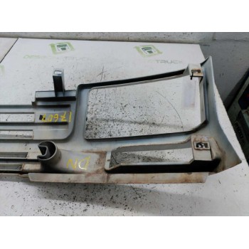 Recambio de rejilla paragolpes central para renault trafic (desde 5.89) t 1100 referencia OEM IAM   