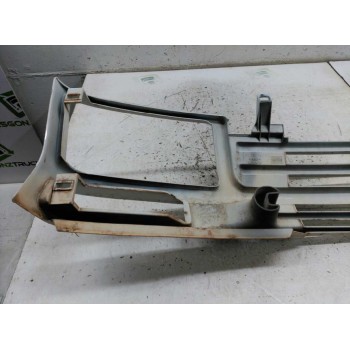 Recambio de rejilla paragolpes central para renault trafic (desde 5.89) t 1100 referencia OEM IAM   