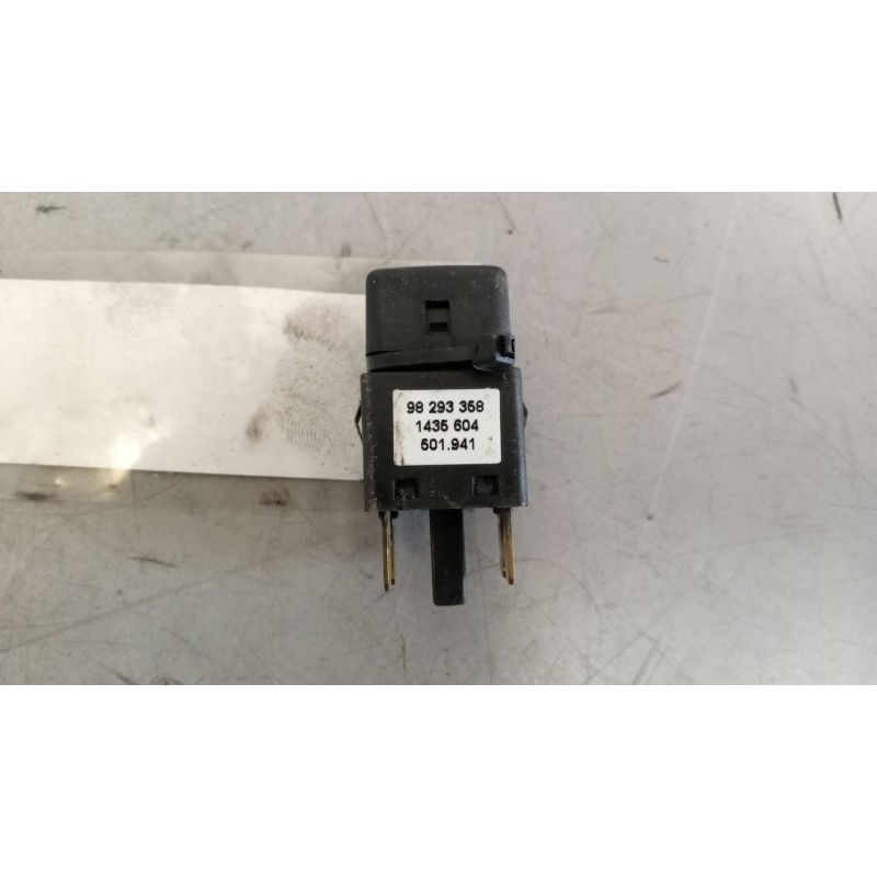 Recambio de interruptor para daf serie xf105.460 12.9 diesel referencia OEM IAM 1435604 - Blanco 2