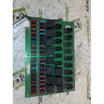 CAJA RELES / FUSIBLES 8144144 BRR800137 