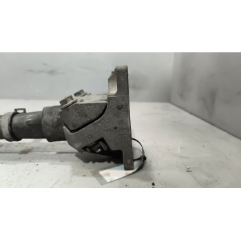 Recambio de soporte guardabarros trasero para renault magnum ab diesel referencia OEM IAM 21213203 21213202 