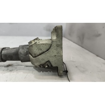 Recambio de soporte guardabarros trasero para renault magnum ab diesel referencia OEM IAM 21213203 21213202 