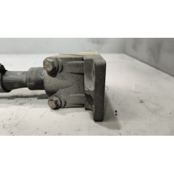 Recambio de soporte guardabarros trasero para renault magnum ab diesel referencia OEM IAM 21213203 21213202 