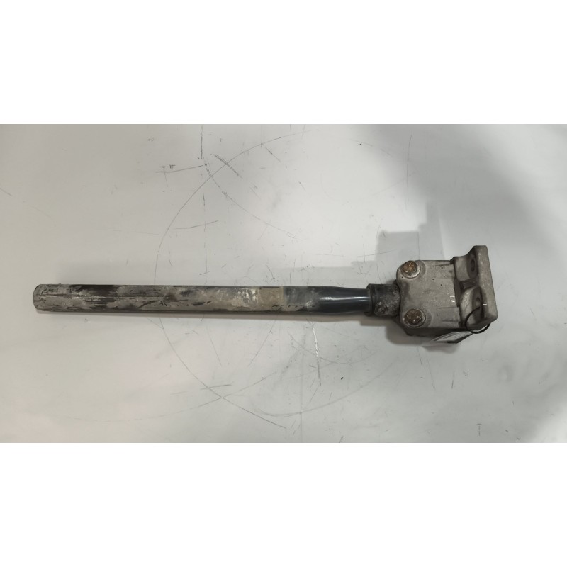 Recambio de soporte guardabarros trasero para renault magnum ab diesel referencia OEM IAM 21213203 21213202 