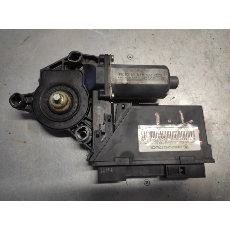 Recambio de motor elevalunas trasero izquierdo para audi a4 berlina (8e) 2.5 tdi (114kw) referencia OEM IAM 105848101 9700105998