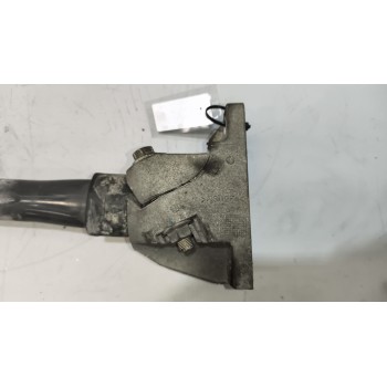 Recambio de soporte guardabarros trasero para renault magnum ab diesel referencia OEM IAM 21213203 21213202 