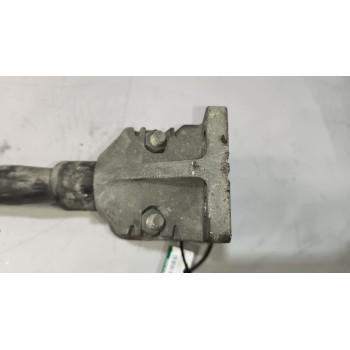 Recambio de soporte guardabarros trasero para renault magnum ab diesel referencia OEM IAM 21213203 21213202 