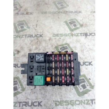 CAJA RELES / FUSIBLES 