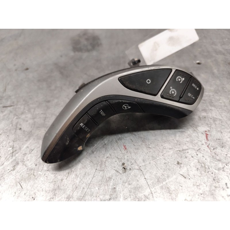 Recambio de mando volante para hyundai i30 (gd) 1.6 crdi referencia OEM IAM 96710A6750RDR  