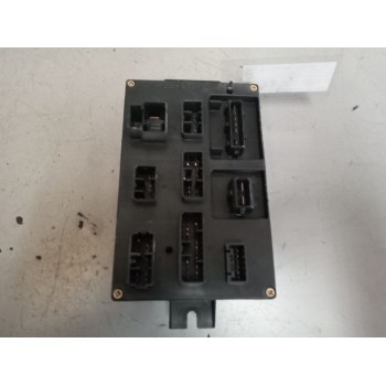 Recambio de caja reles / fusibles para iveco eurocargo 05.03  fki 180 e tráfico urbano referencia OEM IAM 504050822  