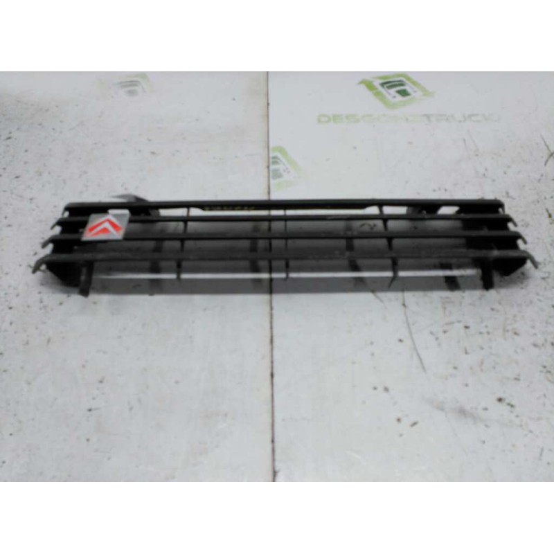 Recambio de rejilla delantera central para citroën c15 re familiale referencia OEM IAM   