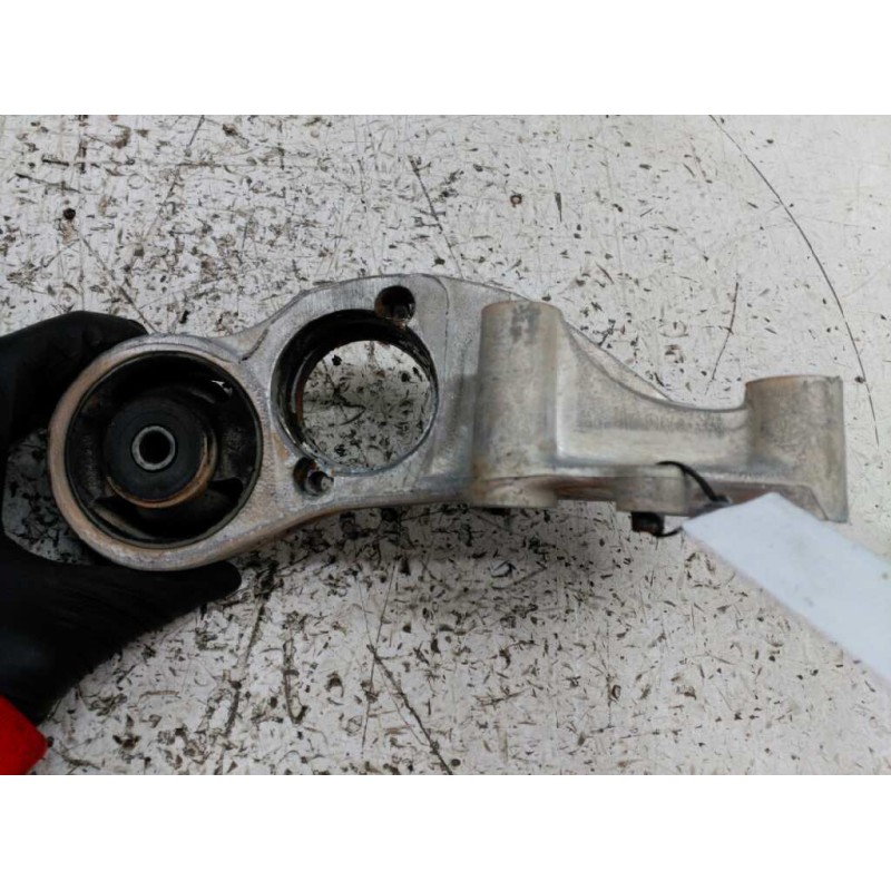 Recambio de soporte para citroën c15 re familiale referencia OEM IAM  TRANSMISION DERECHA - Blanco 4