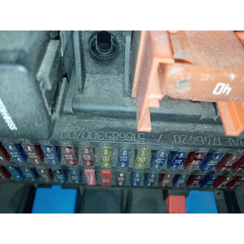 Recambio de caja reles / fusibles para daf serie xf105.410 12.9 diesel referencia OEM IAM 1746420 3