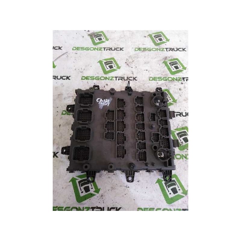 Recambio de caja reles / fusibles para renault magnum ab 2005 cabina adel.tractor semirr. gv  4x2 4xx.18 gran espacio referencia 3