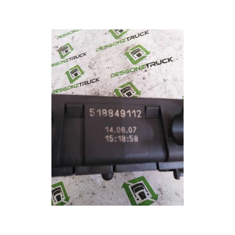 Recambio de caja reles / fusibles para renault magnum ab 2005 cabina adel.tractor semirr. gv  4x2 4xx.18 gran espacio referencia 4