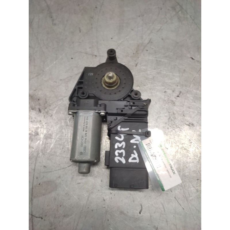 Recambio de motor elevalunas delantero derecho para seat leon (1p1) referencia OEM IAM 3B4837752MG  