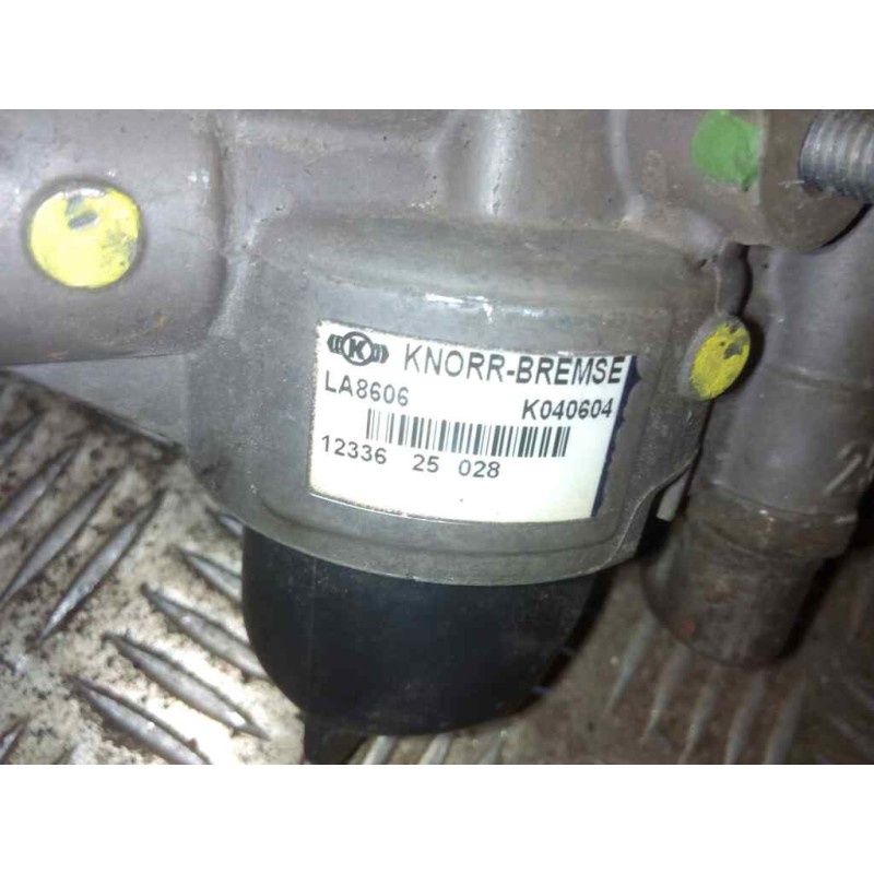 Recambio de valvula aire para iveco stralis (as) fsa t / fp lt 4x2 gran espacio referencia OEM IAM LA8606 K040604 VALVULA SECADO - Blanco 2