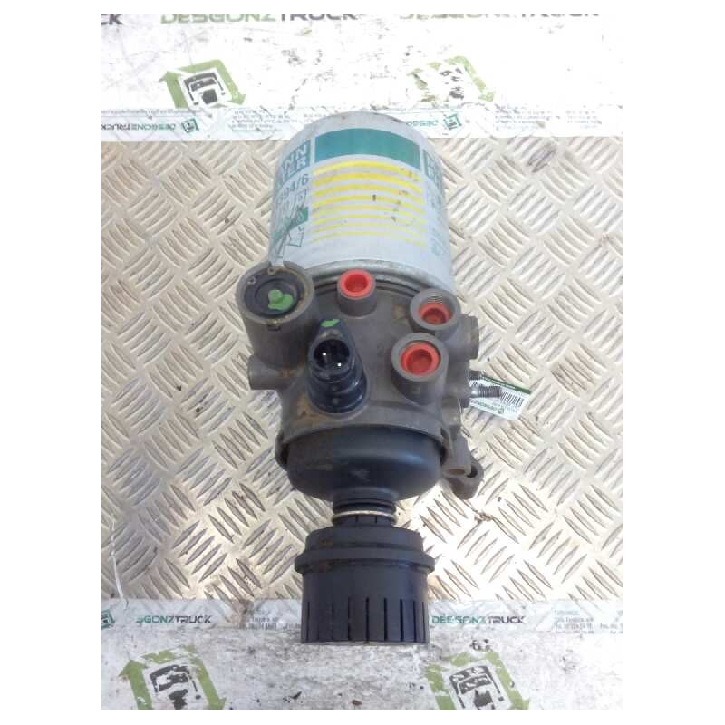 Recambio de valvula aire para daf serie xf105.460 fsa 4x2 space-cab referencia OEM IAM LA8145 K014986 VALVULA SECADORA 3