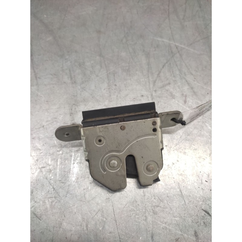 Recambio de cerradura maletero / porton para fiat grande punto (199) 1.3 16v multijet active (55kw) referencia OEM IAM   4 PINS - Blanco 4