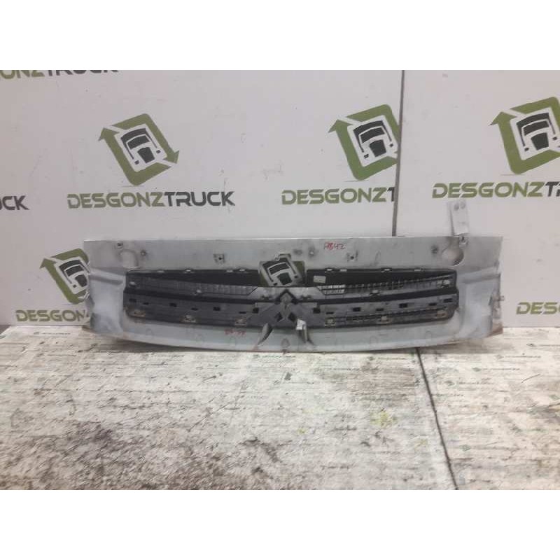Recambio de rejilla delantera central para citroën berlingo hdi 75 600 first kasten referencia OEM IAM - Blanco 2