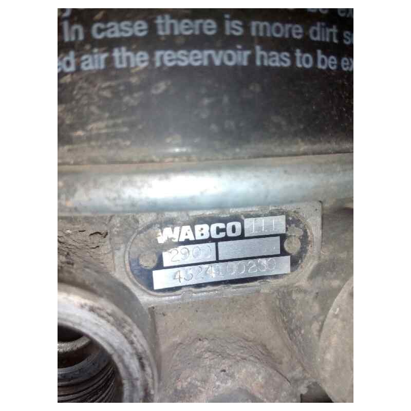 Recambio de valvula aire para iveco eurocargo referencia OEM IAM 4324100230  VALVULA SECADORA 2