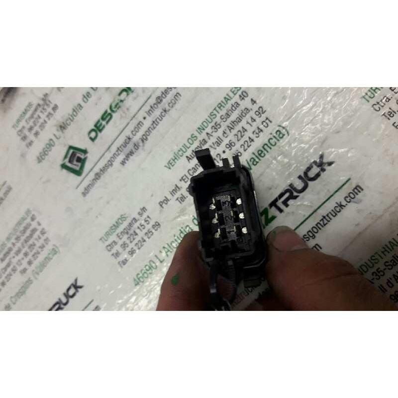 Recambio de mando cierre centralizado para nissan primastar (x83) avantour 7 asientos, batalla corta 2,76t referencia OEM IAM 26 - Blanco 2