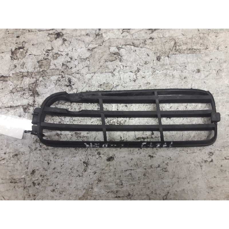 Recambio de rejilla paragolpes derecha para audi 80 avant básico berlina referencia OEM IAM 8A0807346 2
