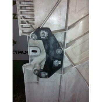 Recambio de calandra para man tg - a 18.xxx fg / bb   (e3/e4) l referencia OEM IAM 81611100053 KT721200 