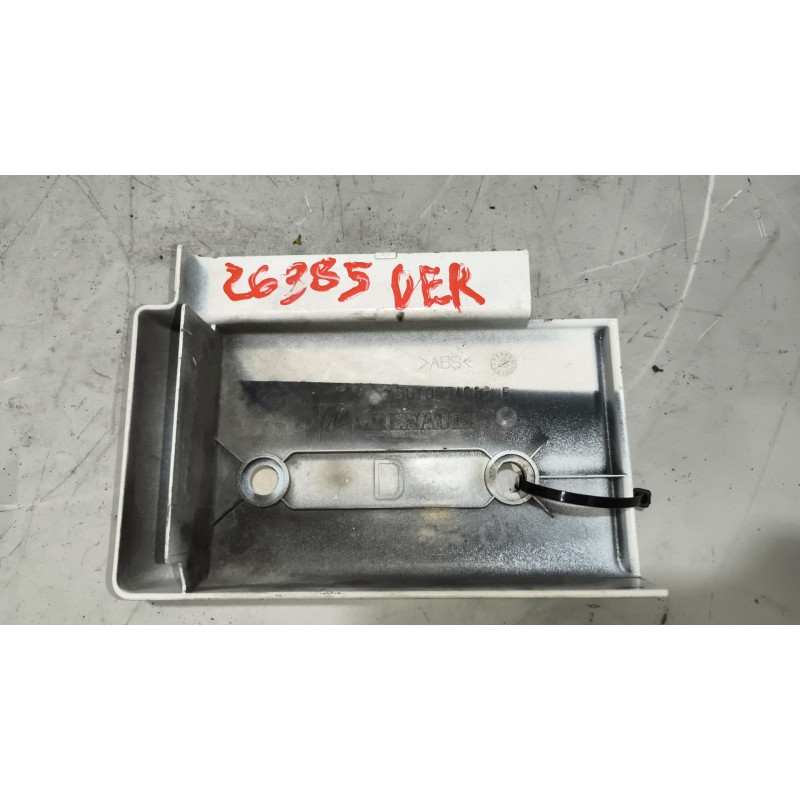 Recambio de moldura para renault magnum ab diesel referencia OEM IAM 5010574683 DERECHA - Blanco 3