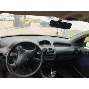 peugeot 206 4-trg. del año 2001