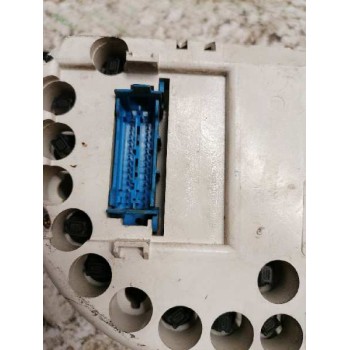 Recambio de cuadro instrumentos para renault trafic (desde 5.89) 2.0 referencia OEM IAM 7700308313  