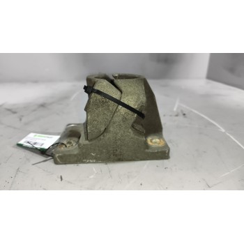 Recambio de soporte guardabarros trasero para renault magnum ab diesel referencia OEM IAM 21213203 21213202 