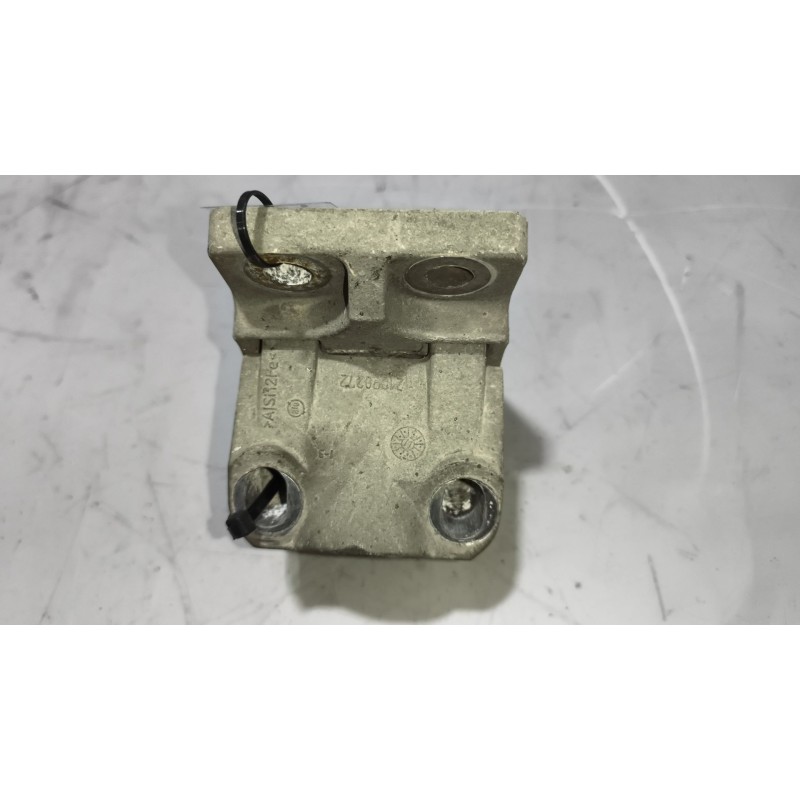 Recambio de soporte guardabarros trasero para renault magnum ab diesel referencia OEM IAM 21213203 21213202 - Blanco 5
