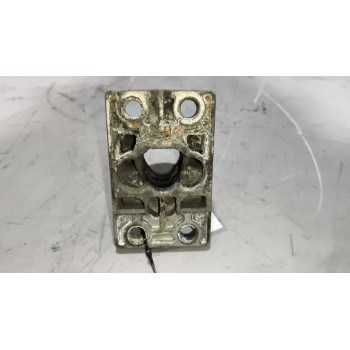 Recambio de soporte guardabarros trasero para renault magnum ab diesel referencia OEM IAM 21213203 21213202 
