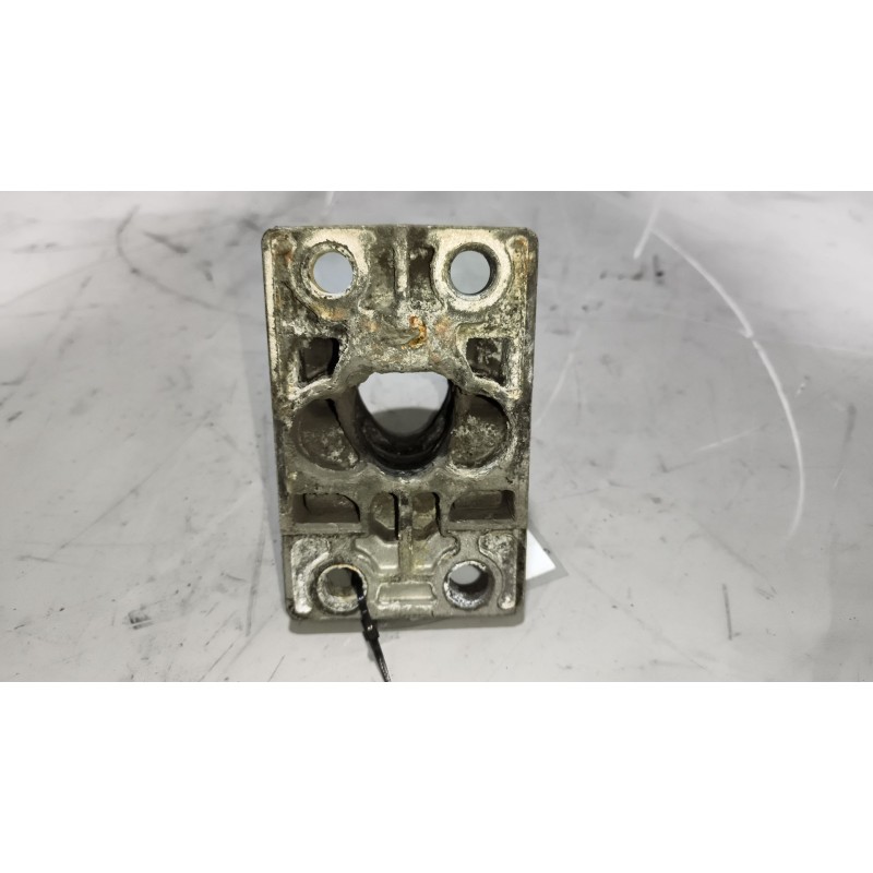 Recambio de soporte guardabarros trasero para renault magnum ab diesel referencia OEM IAM 21213203 21213202 - Blanco 6